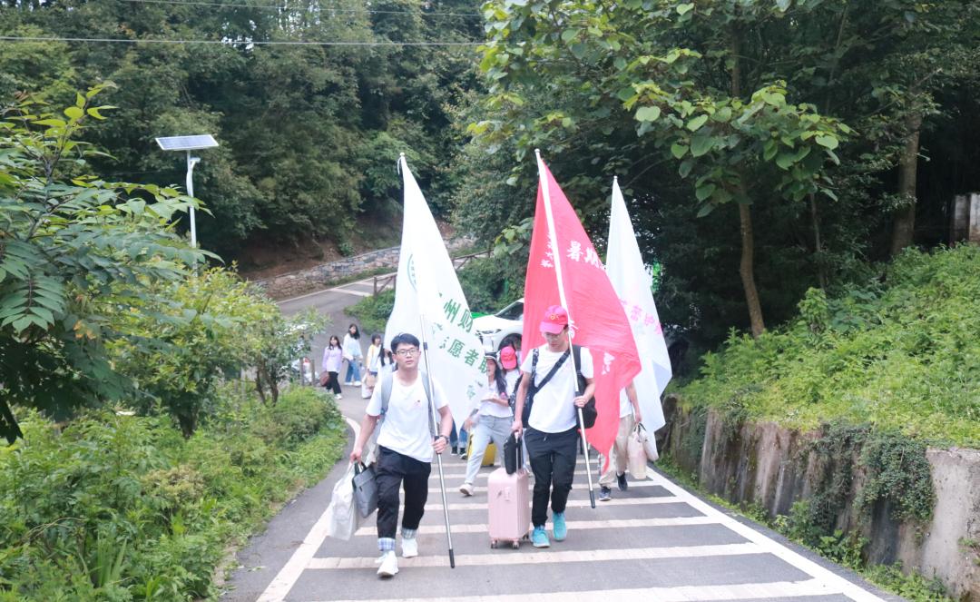 三个月男宝宝三个月男宝宝的成长之旅